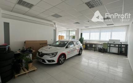 Obchodno-servisný priestor na prenájom – 72 m2, Bajkalská ul.