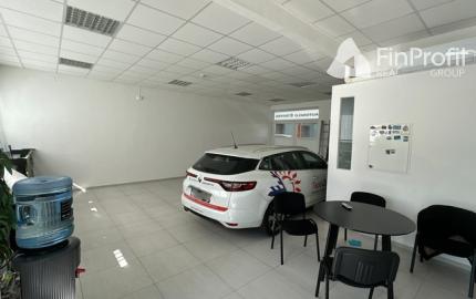 Obchodno-servisný priestor na prenájom – 72 m2, Bajkalská ul.
