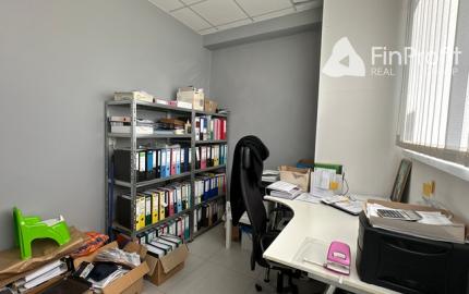 Obchodno-servisný priestor na prenájom – 72 m2, Bajkalská ul.