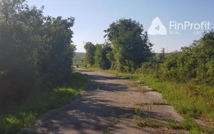 Predám pozemok Nitra - Lehota 2694m2.