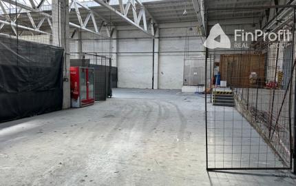 Skladovací priestor na prenájom - 300-600 m2, Kopčianska ul.