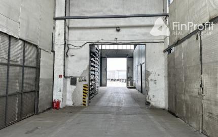 Skladovací priestor na prenájom - 300-600 m2, Kopčianska ul.
