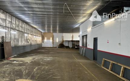 Priestory pre autoservis, sklad alebo ľahkú výrobu - 300 m2, Púchovská ul.