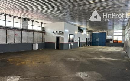 Priestory pre autoservis, sklad alebo ľahkú výrobu - 300 m2, Púchovská ul.