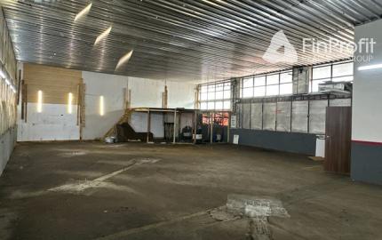Priestory pre autoservis, sklad alebo ľahkú výrobu - 300 m2, Púchovská ul.