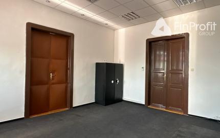 Kancelárske priestory na prenájom - od 103 m², Šafárikovo námestie