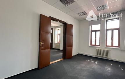 Kancelárske priestory na prenájom - od 103 m², Šafárikovo námestie