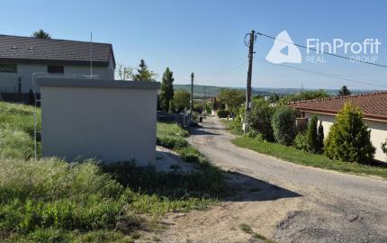 Predám stavebný pozemok - Nitrianske Hrnčiarovce 2671m2