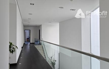 Luxusná dizajnová vila v Lozorne s bazénom a kinom