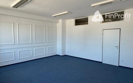 Kancelária s bezplatným parkovaním na prenájom - 36 m2, Rybničná ul.
