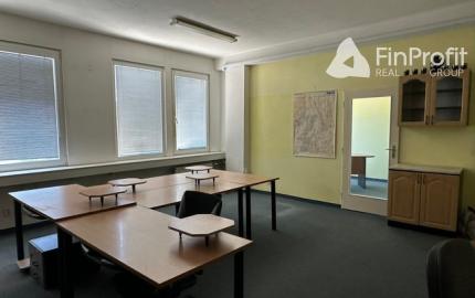 Kancelária s bezplatným parkovaním na prenájom - 54 m2, Rybničná ul.