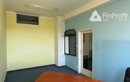Kancelária s bezplatným parkovaním na prenájom - 54 m2, Rybničná ul.