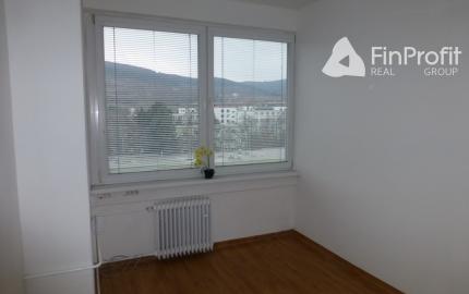 Trojkancelária s parkovacím miestom zdarma - 44,36 m2