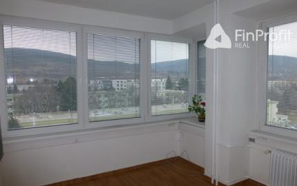 Trojkancelária s parkovacím miestom zdarma - 44,36 m2