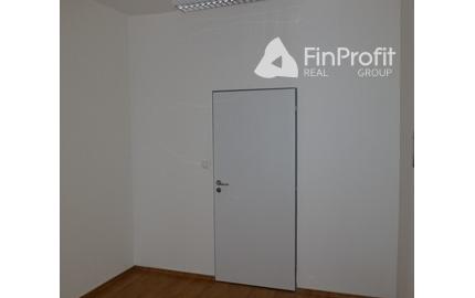 Trojkancelária s parkovacím miestom zdarma - 44,36 m2