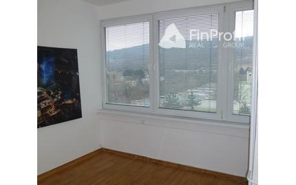 Trojkancelária s parkovacím miestom zdarma - 44,36 m2