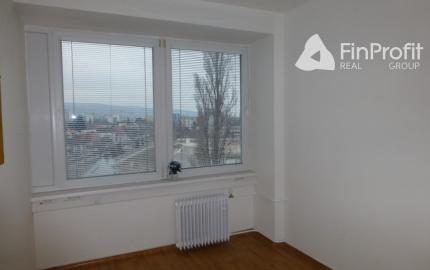 Trojkancelária s parkovacím miestom zdarma - 44,36 m2