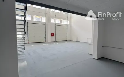 Moderná hala s kanceláriami v komplexe VARIO 37 na prenájom