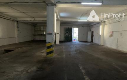 Priestor s montážnou jamou - 240 m2, Púchovská ul.