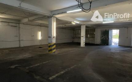 Priestor s montážnou jamou - 240 m2, Púchovská ul.