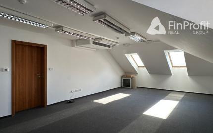 Podkrovné administratívne priestory  – 186,9 m², Miletičova ul.