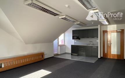 Podkrovné administratívne priestory  – 186,9 m², Miletičova ul.