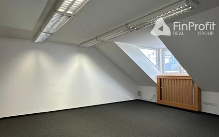 Podkrovné administratívne priestory  – 186,9 m², Miletičova ul.