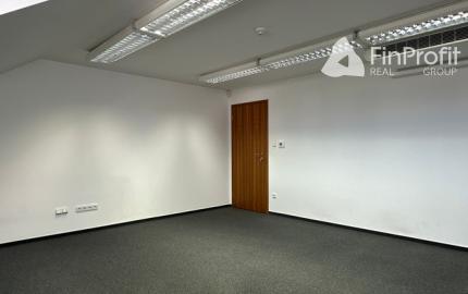 Podkrovné administratívne priestory  – 186,9 m², Miletičova ul.