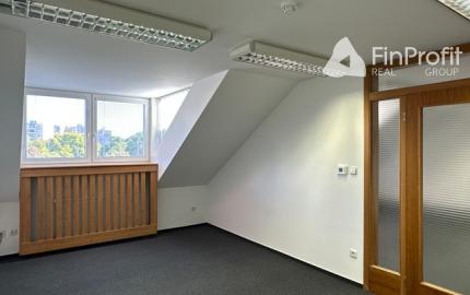 Podkrovné administratívne priestory  – 186,9 m², Miletičova ul.