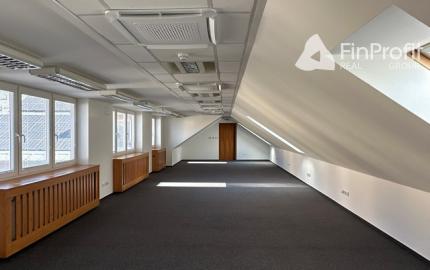Podkrovné administratívne priestory  – 186,9 m², Miletičova ul.