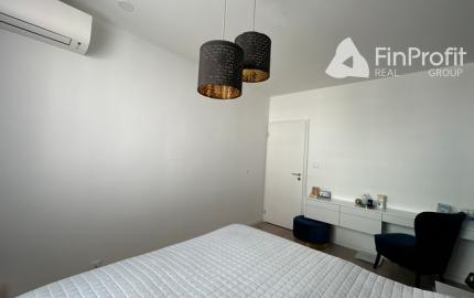 4-izbový byt s dvomi lodžiami po kvalitnej rekonštrukcii.
