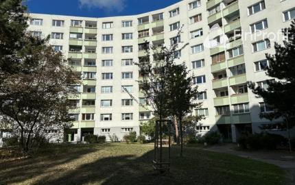 4-izbový byt s dvomi lodžiami po kvalitnej rekonštrukcii.