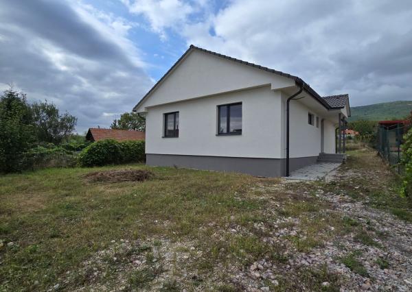 Na predaj novostavba RD bungalov Nitra - Nitrianske Hrnčiarovce