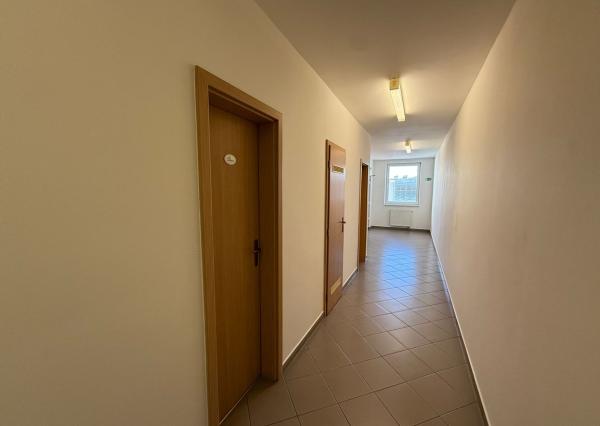 Na prenájom novozrekunštruovaná klimatizovaná kancelária v centre mesta Nitra