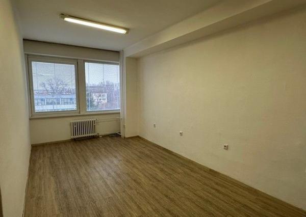 Kancelárske priestory s umývadlom na prenájom - od 18 m2, Bojnická ul.