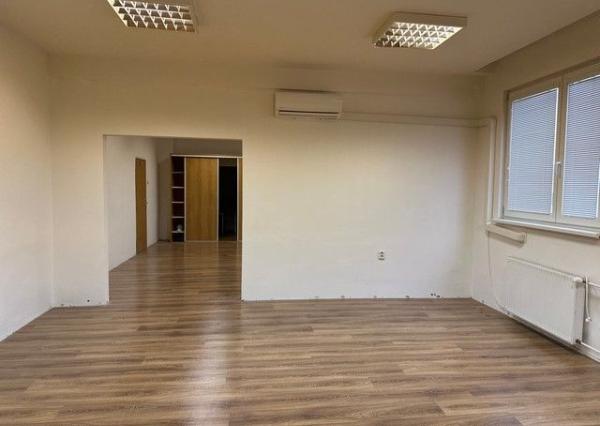 Administratívne priestory na prenájom - 15 m2, 36 m2, 66 m2, Galvaniho ul.