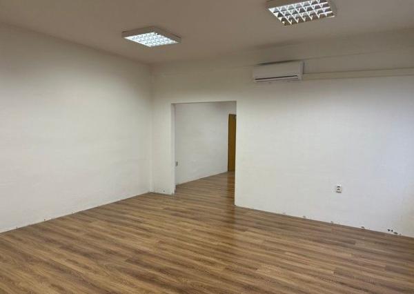 Administratívne priestory na prenájom - 15 m2, 36 m2, 66 m2, Galvaniho ul.