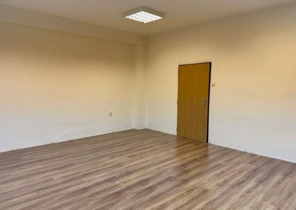 Administratívne priestory na prenájom - 15 m2, 36 m2, 66 m2, Galvaniho ul.
