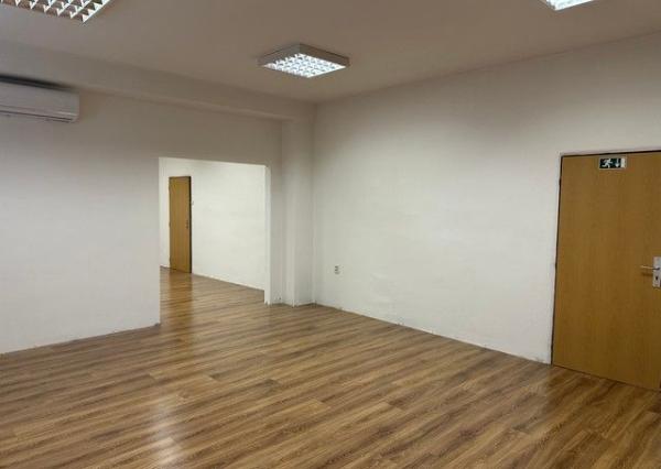 Administratívne priestory na prenájom - 15 m2, 36 m2, 66 m2, Galvaniho ul.