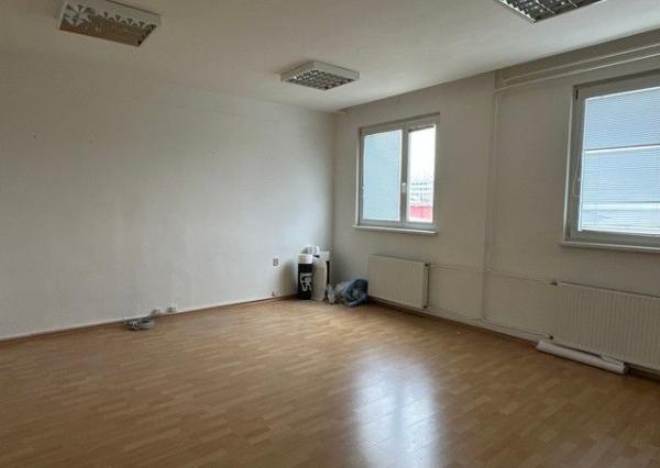 Administratívne priestory na prenájom - 15 m2, 36 m2, 66 m2, Galvaniho ul.
