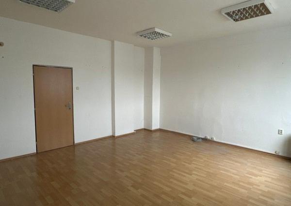 Administratívne priestory na prenájom - 15 m2, 36 m2, 66 m2, Galvaniho ul.