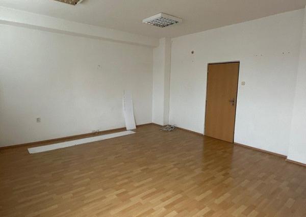 Administratívne priestory na prenájom - 15 m2, 36 m2, 66 m2, Galvaniho ul.