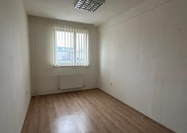 Administratívne priestory na prenájom - 15 m2, 36 m2, 66 m2, Galvaniho ul.