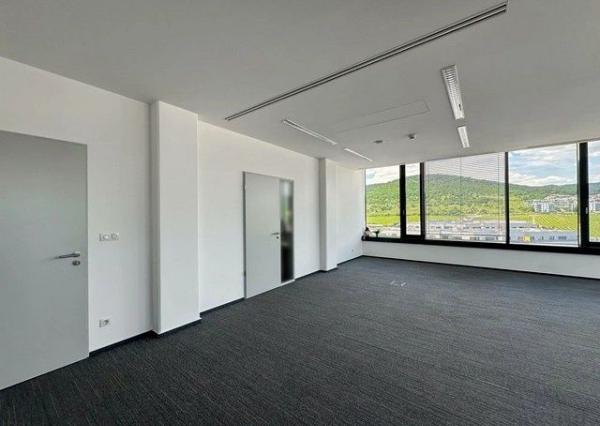 Reprezentatívny kancelársky priestor na prenájom - 49 m2, Račianska ul. - Reding Tower 2.