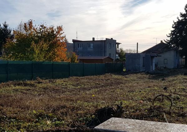 Predám stavebný pozemok v Ivanke pri Nitre 893m2.