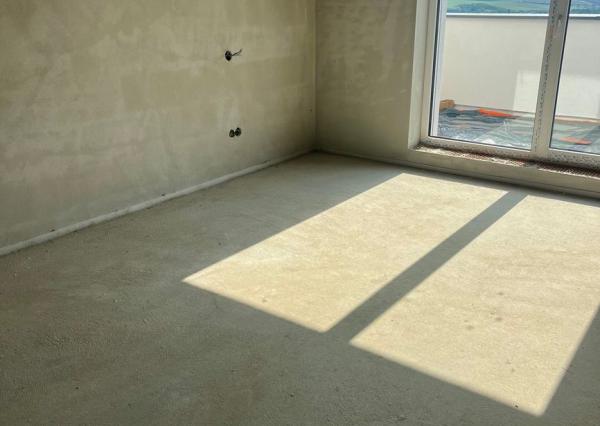 Moderný dom pod lesom Nitrianske Hrnčiarovce-SKOLAUDOVANÉ