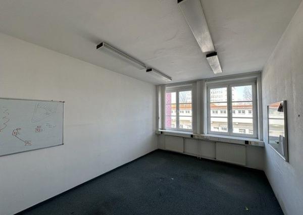 Kancelárie v nižšom štandarde - rôzne výmery, Kukučínova ul.