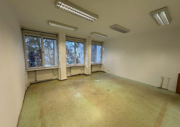 Kancelárie v nižšom štandarde - rôzne výmery, Kukučínova ul.
