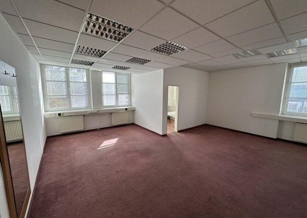 Kancelárie v nižšom štandarde - rôzne výmery, Kukučínova ul.