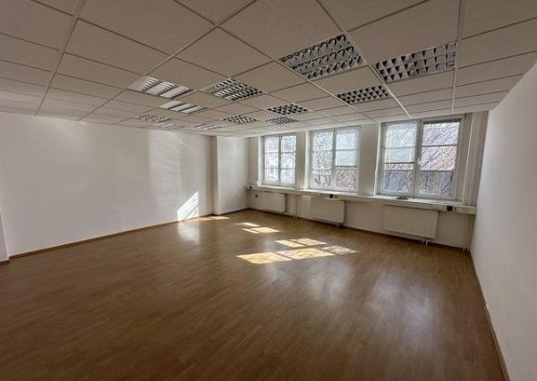 Kancelárie v nižšom štandarde - rôzne výmery, Kukučínova ul.